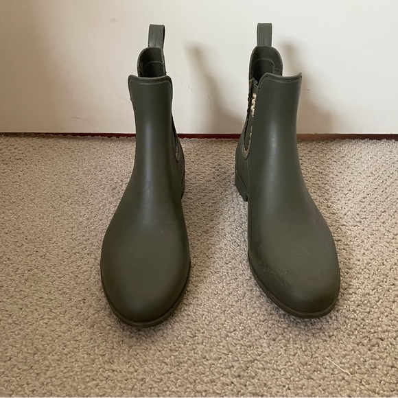 Jack Rogers Green and Gold Accent Ankle Rain Boots - Size 9 - Picture 4 of 5